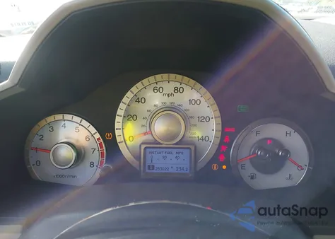 2011 Honda Pilot Touring z USA, uszkodzony, nr VIN 5FNYF4H97BB096791